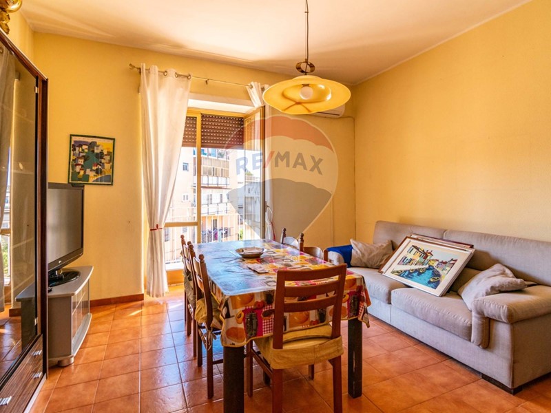 Trilocale in Vendita a Catania, 70'000&euro;, 104 m²