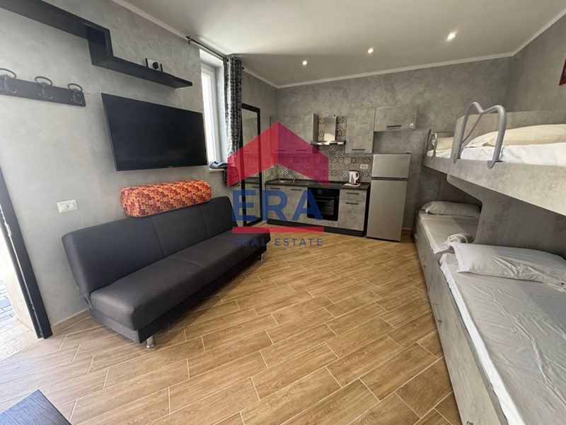 Magazzino in Vendita a Fiumicino, 150'000€, 60 m²