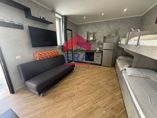 Magazzino in Vendita a Fiumicino, 150'000€, 60 m²