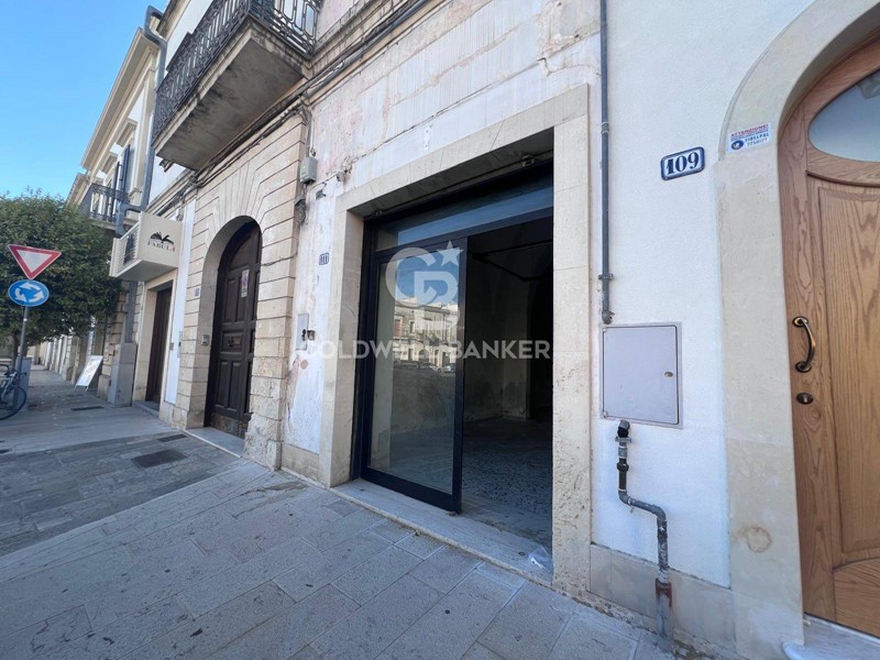 Immobile commerciale in Affitto a Galatina, 600€, 90 m²
