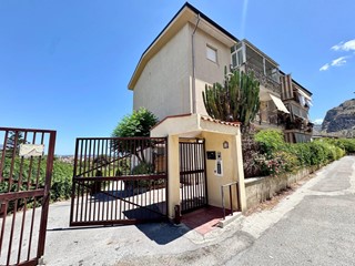 Appartamento in Vendita a Palermo, 169'000€, 137 m²