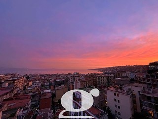 Trilocale in Affitto a Napoli, 1'500€, 100 m², arredato