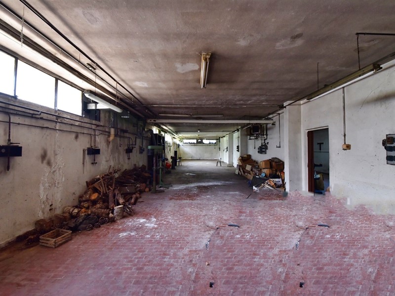 Villa in Vendita a Paderno Dugnano, 700'000€, 583 m²