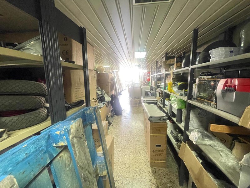 Ufficio in Vendita a Napoli, 470'000€, 600 m²