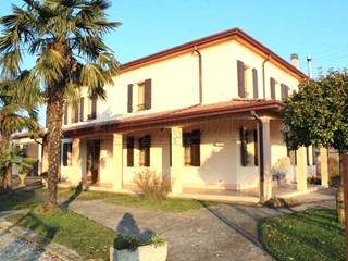 Casa Indipendente in Vendita a Salara, 170'000&euro;, 500 m², con Box