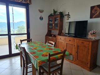 Trilocale in Vendita a Montescudo Monte Colombo, zona Croce, 165'000&euro;, 75 m², con Box