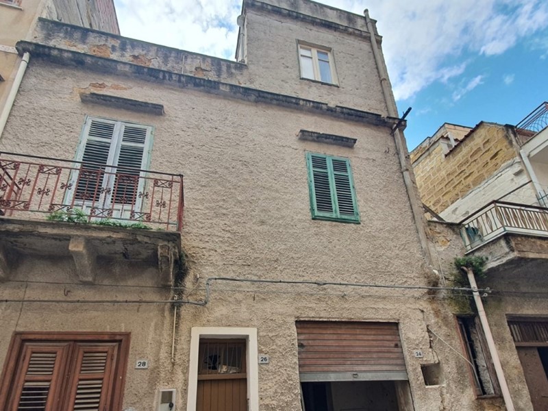 Casa Indipendente in Vendita a Bagheria, 65'000€, 240 m²
