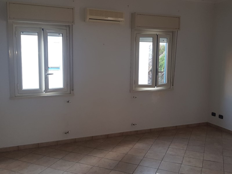 Trilocale in Vendita a Monreale, 90'000€, 80 m²