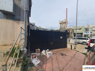 Magazzino in Vendita a Bagheria, 250'000€, 500 m²