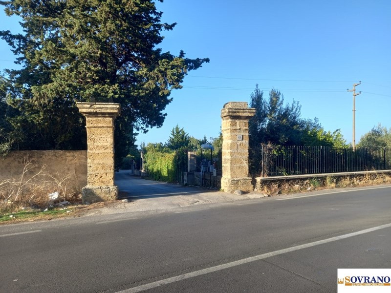 Terreno edificabile in Affitto a Carini, 1'600€, 3600 m²