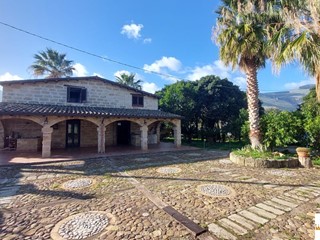 Villa in Vendita a Carini, 290'000€, 160 m²