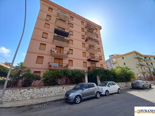 Quadrilocale in Vendita a Palermo, 149'000&euro;, 220 m²