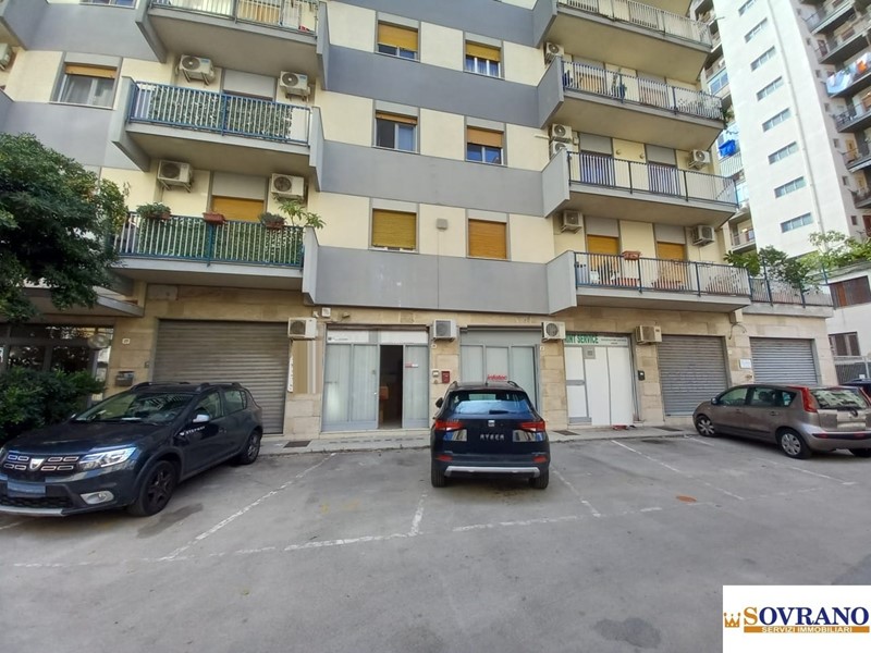 Negozio in Vendita a Palermo, 140'000€, 88 m²
