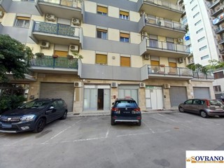 Negozio in Vendita a Palermo, 140'000€, 88 m²