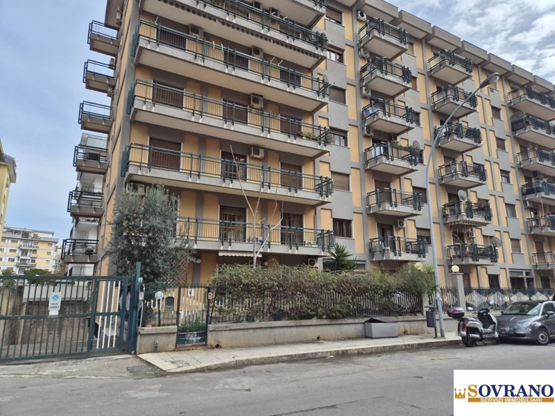 Quadrilocale in Vendita a Palermo, 320'000€, 140 m²
