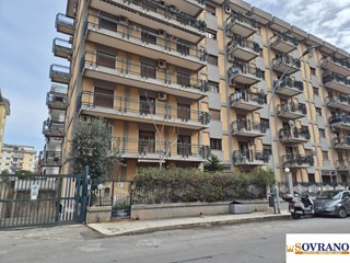 Quadrilocale in Vendita a Palermo, 320'000€, 140 m²