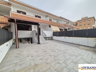 Villa in Vendita a Carini, 220'000€, 210 m²