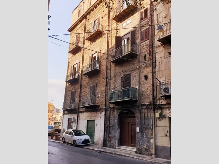 Appartamento in Vendita a Palermo, 190'000€, 173 m²