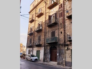 Appartamento in Vendita a Palermo, 190'000€, 173 m²