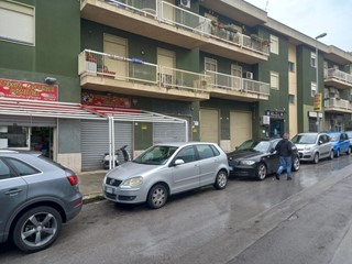 Negozio in Affitto a Palermo, 450€, 44 m²