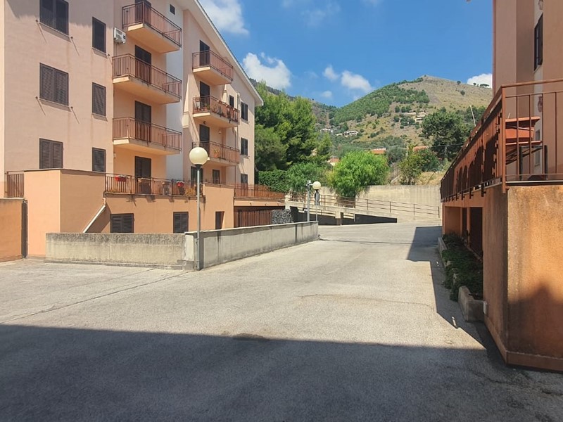 Magazzino in Vendita a Monreale, 330'000€, 430 m²