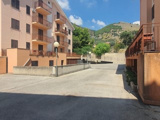Magazzino in Vendita a Monreale, 330'000€, 430 m²