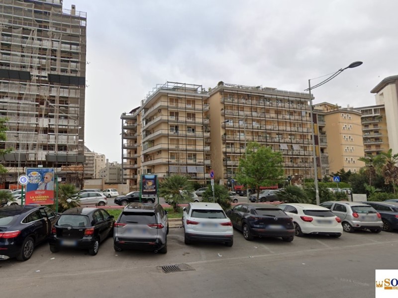Appartamento in Vendita a Palermo, 340'000€, 165 m²