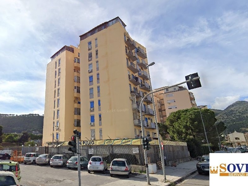 Trilocale in Vendita a Palermo, 103'000€, 85 m²