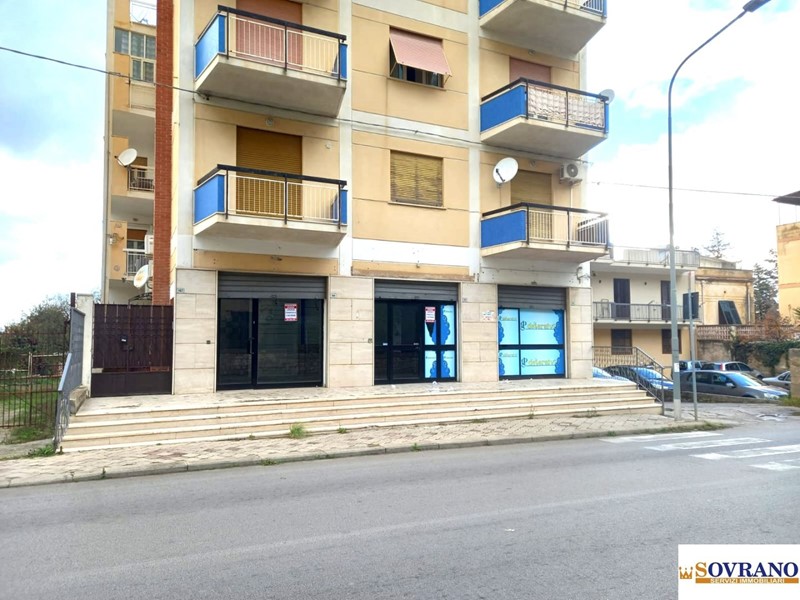 Negozio in Vendita a Capaci, 99'000€, 82 m²