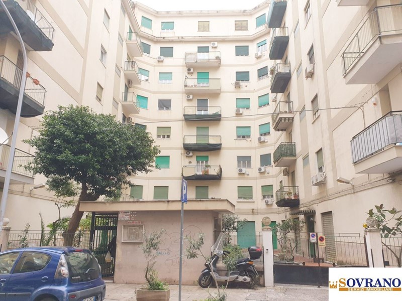 Appartamento in Vendita a Palermo, 168'000€, 188 m²