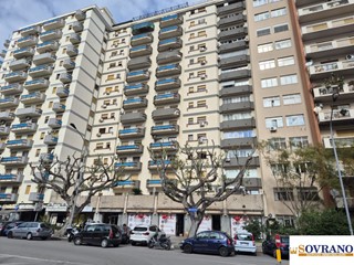 Appartamento in Vendita a Palermo, 295'000€, 180 m²