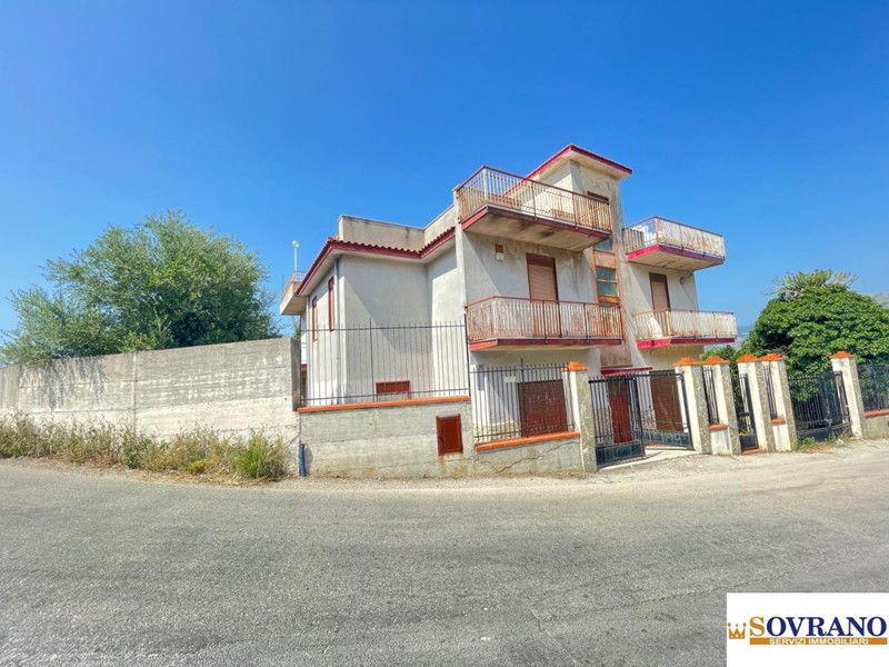 Villa in Vendita a Carini, 155'000€, 100 m²