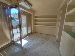 Immobile commerciale in Affitto a Palaia, zona Forcoli, 900€, 120 m²
