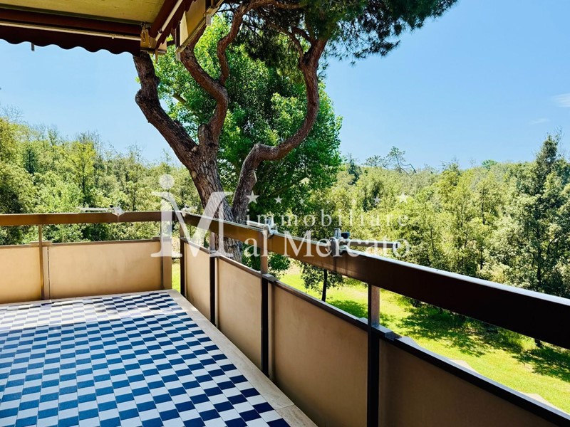 Bilocale in Vendita a Viareggio, zona Torre Del Lago-marina, 370'000€, 94 m², arredato