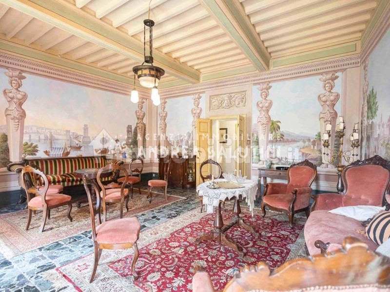 Villa in Vendita a Buti, 470'000€, 628 m², con Box