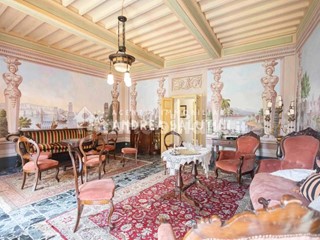 Villa in Vendita a Buti, 470'000€, 628 m², con Box