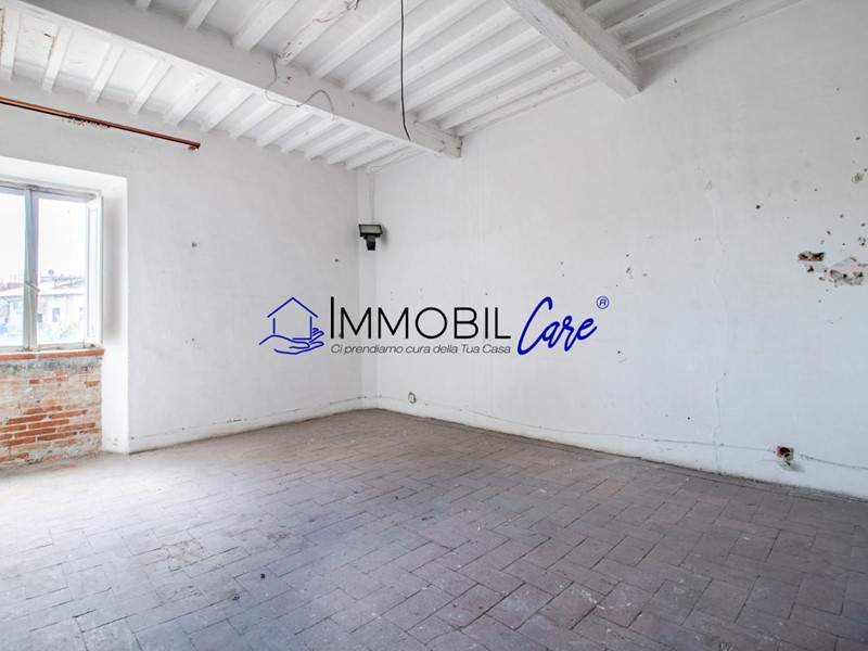Trilocale in Vendita a Livorno, 80'000€, 110 m²
