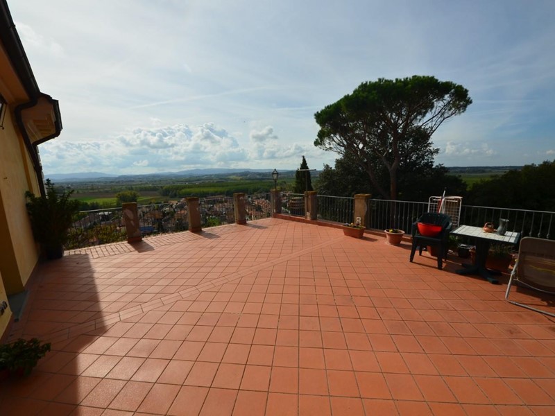 Appartamento in Vendita a Palaia, zona Forcoli, 340'000€, 230 m², arredato