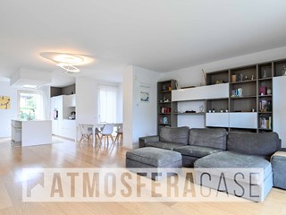 Villa in Vendita a Bergamo, 920'000€, 235 m²