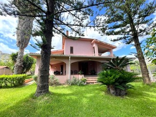 Villa in Vendita a Trabia, 279'000€, 220 m²