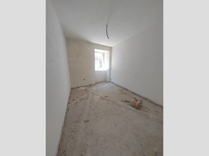Appartamento in Vendita a Vallecorsa, 59'000€, 150 m²