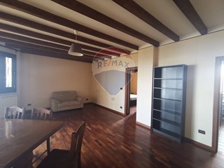 Quadrilocale in Affitto a Sant'Agata li Battiati, 750€, 80 m²