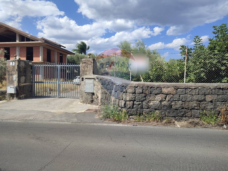 Terreno agricolo in Vendita a Paternò, 39'000€, 3944 m²