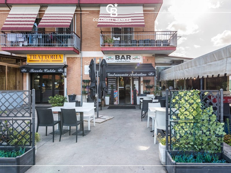 Immobile commerciale in Vendita a Pomezia, 145'000€, 107 m²