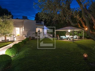 Villa in Vendita a Desenzano del Garda, 845'000€, 242 m²