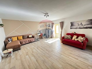 Quadrilocale in Vendita a Catania, 69'000&euro;, 78 m²