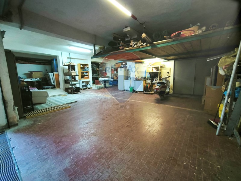 Box in Vendita a Giardini Naxos, 90'000€, 103 m²
