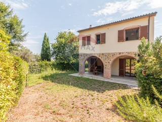 Casa Semi Indipendente in Vendita a Manciano, 150'000€, 75 m²