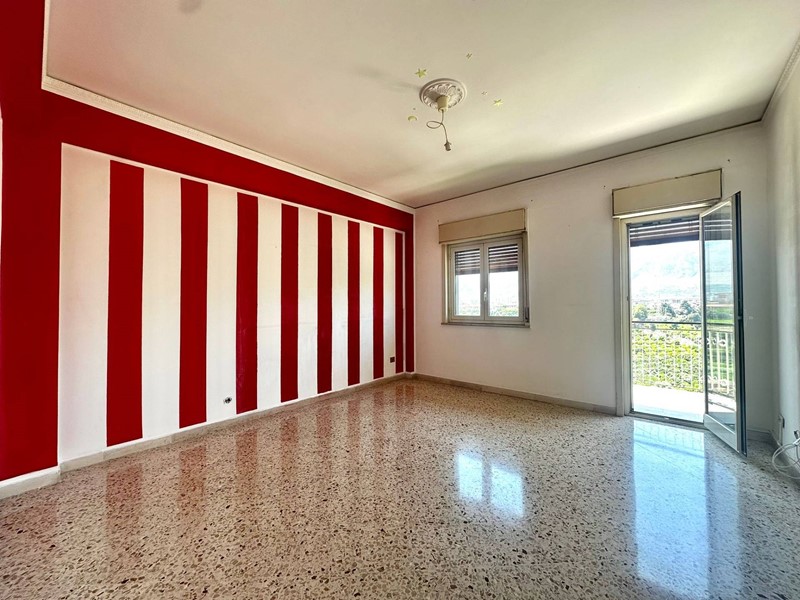 Appartamento in Vendita a Palermo, 175'000€, 111 m²