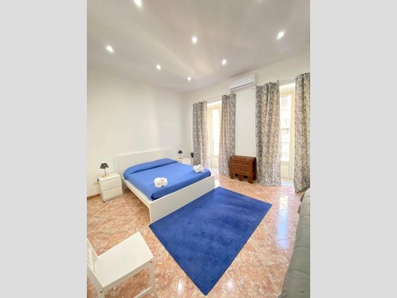 Bilocale in Affitto a Palermo, 980€, 80 m²